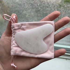 NATURAL WHITE QUARTZ GUA SHA.